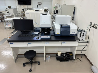 顕微フーリエ変換赤外分光光度計