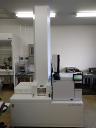 質量分析装置(FD／FI)